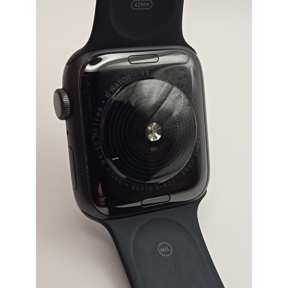 Apple Watch SE 1st Gen 44mm GPS Space Gray Aluminum A2352 32GB 75% Battery - Picture 11 of 12